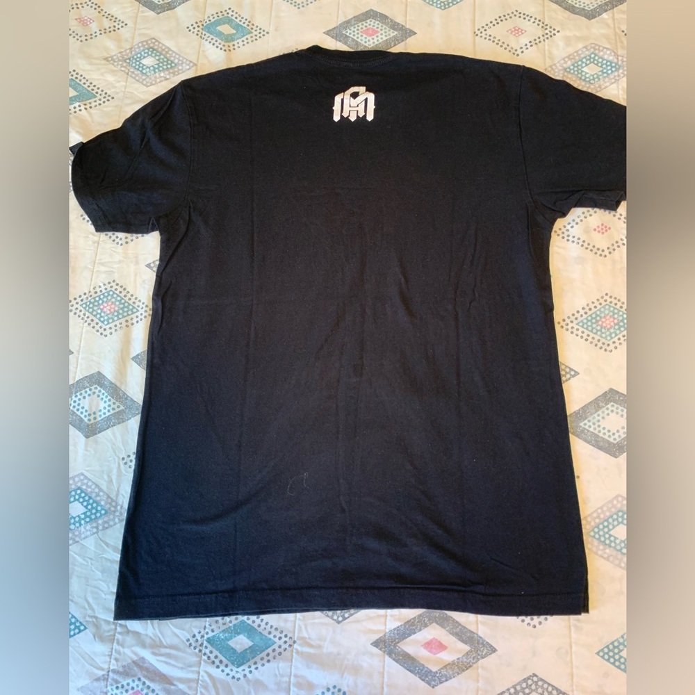 Into the Am - glow in the dark Graphic Tee with Origami Design - Picture 2 of 7